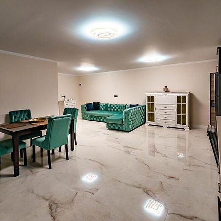 Appartamento Moky Rezident 2 Arad Esterno foto